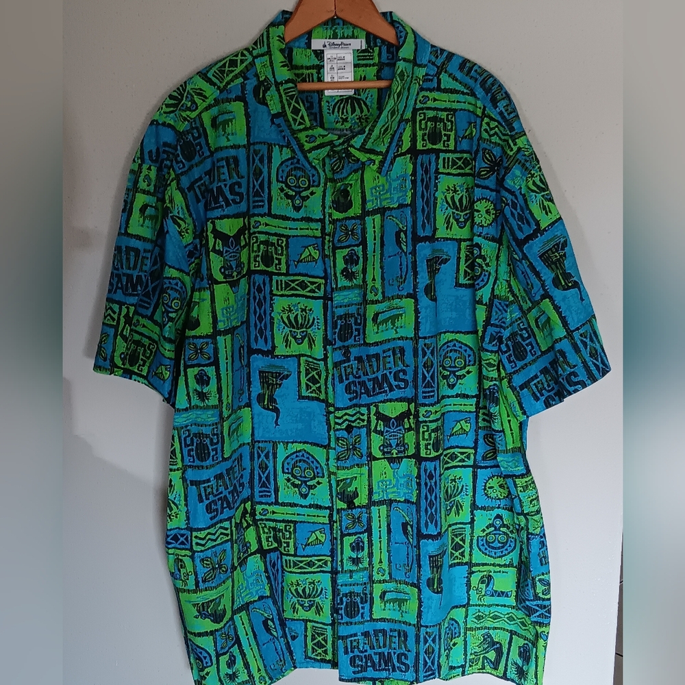 Disney Parks Trader Sams Grotto Hawaiian Shirt